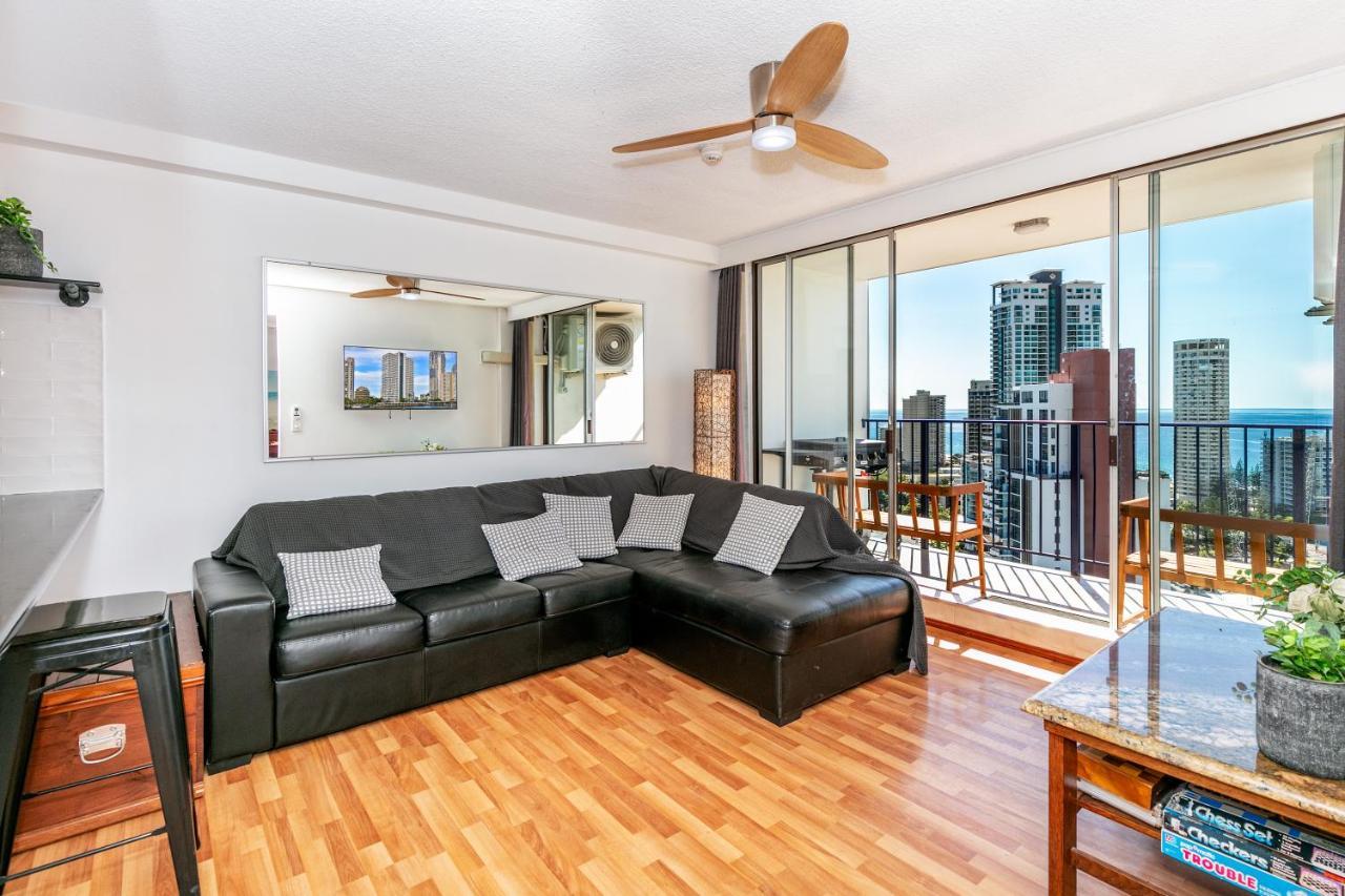 Apartment Snooker Surfers Paradise Gold Coast