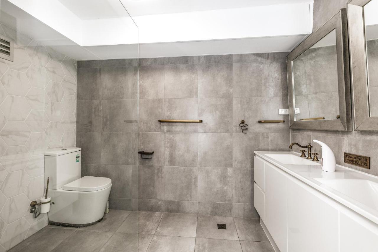 Apartment Snooker Surfers Paradise Gold Coast