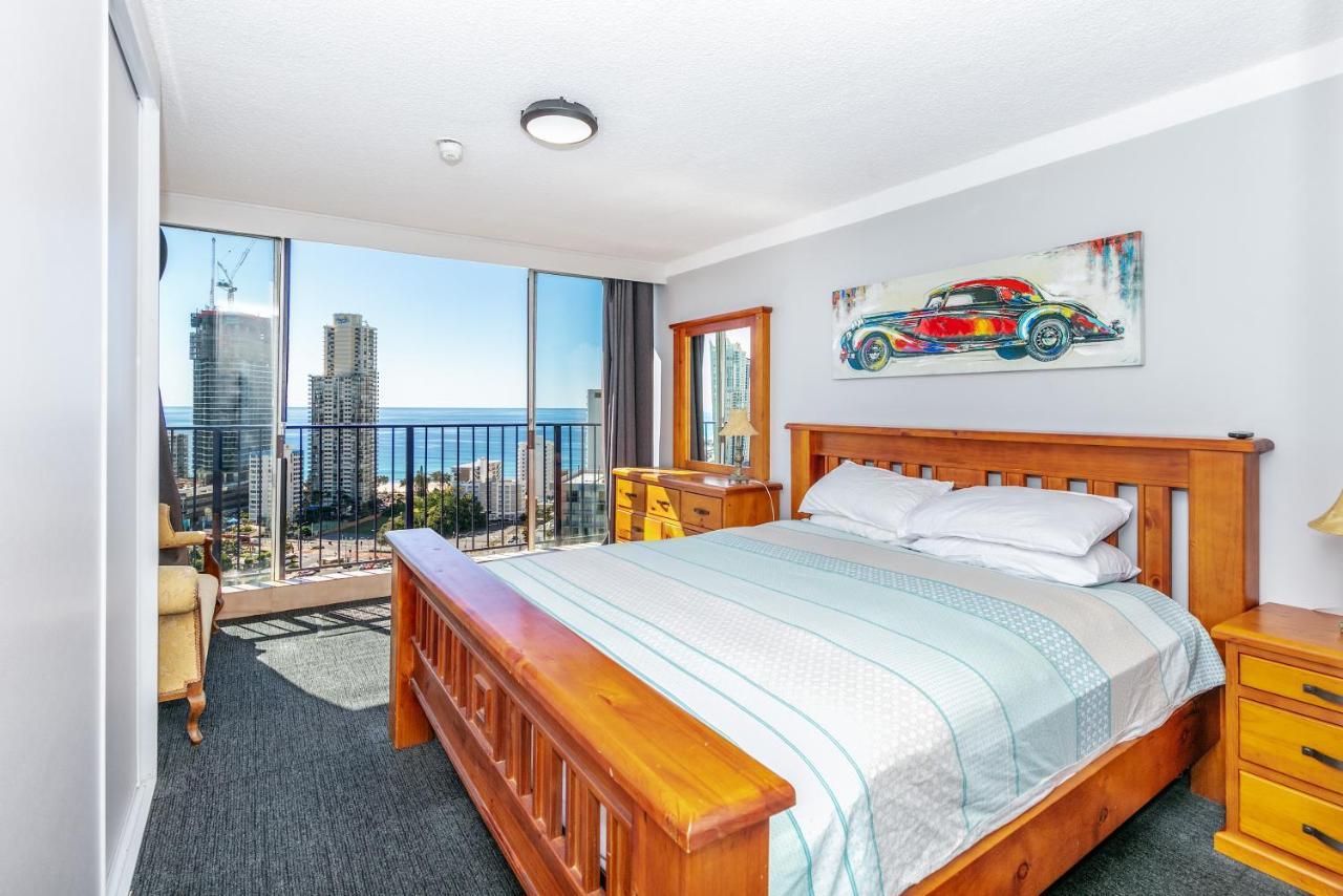 Apartment Snooker Surfers Paradise Gold Coast